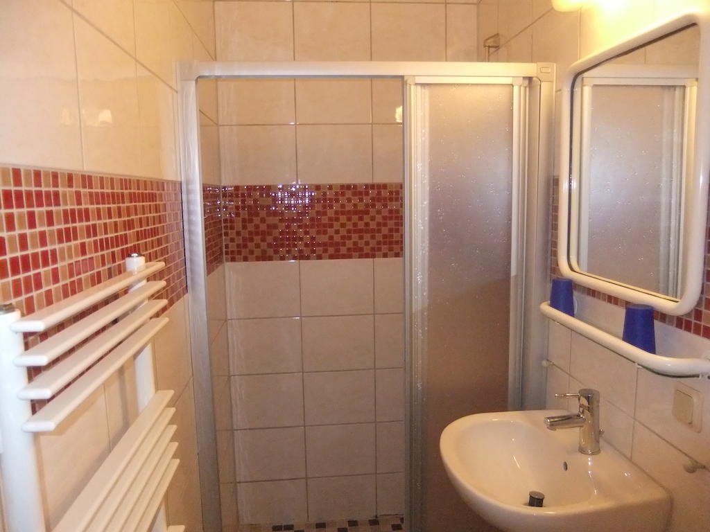 Hotel Adriatic Laatzen Oda fotoğraf